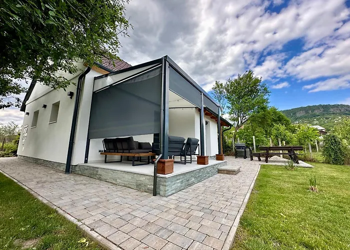 بيت للعطل Bamboo Vendeghaz *